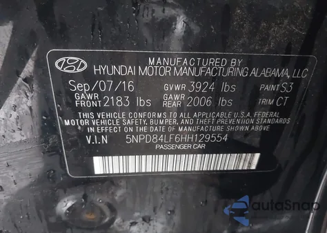 2017 Hyundai Elantra Value Edition z USA, uszkodzony, nr VIN 5NPD84LF6HH129554